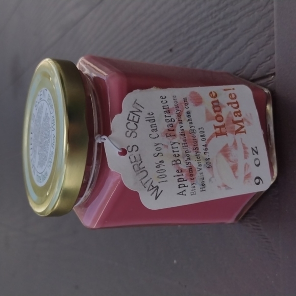 HAND Poured, Apple Berry 100% Soy Candle - Picture 1 of 4